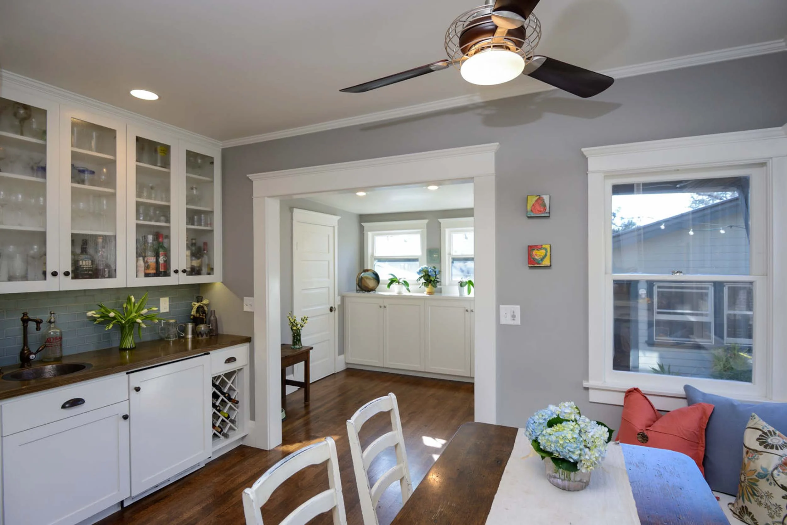 1009 KitchenBreakfast Area showing Mud-1499x1000-72dpi.jpg