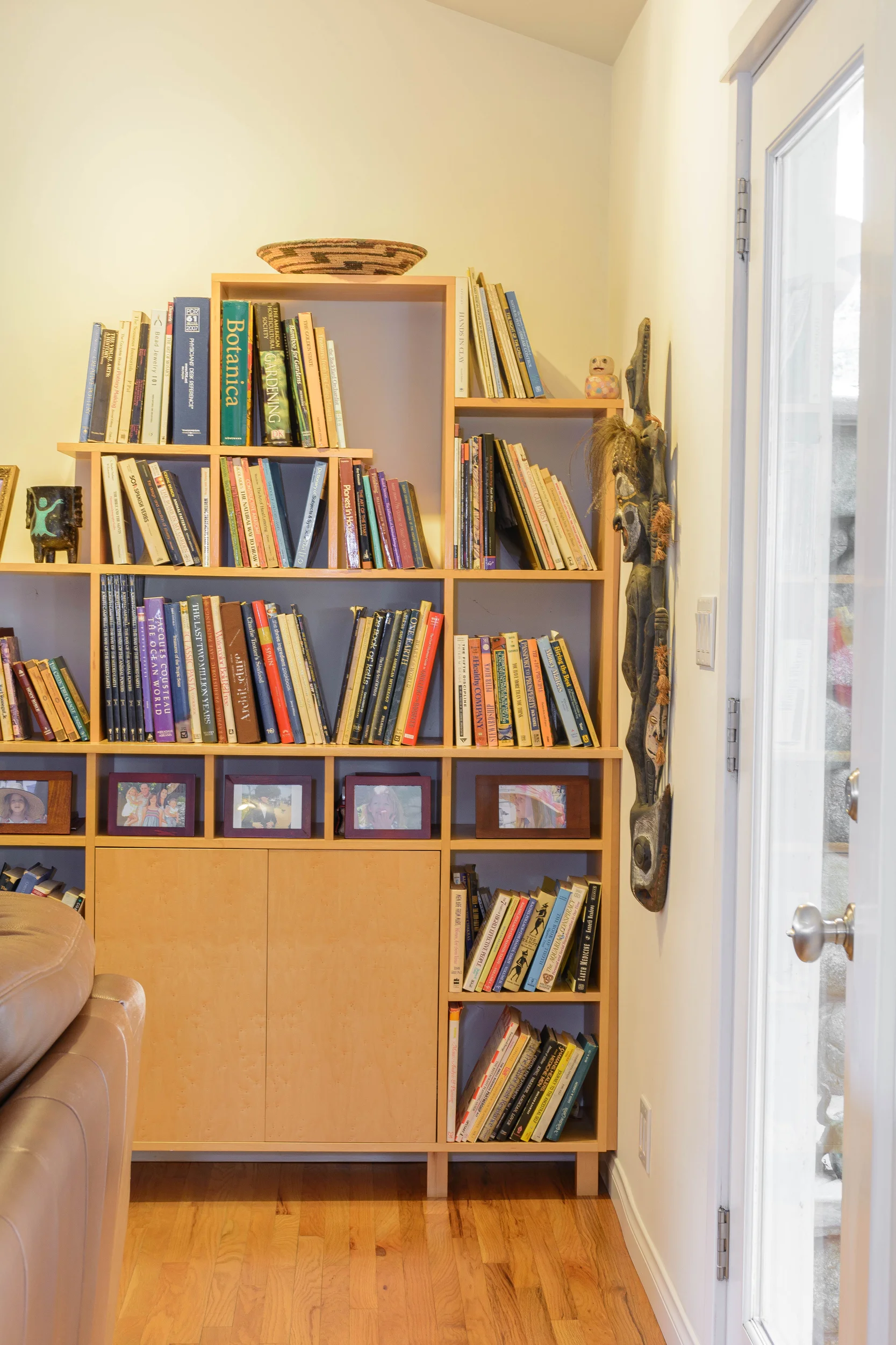Living room built-in maple bookshelves