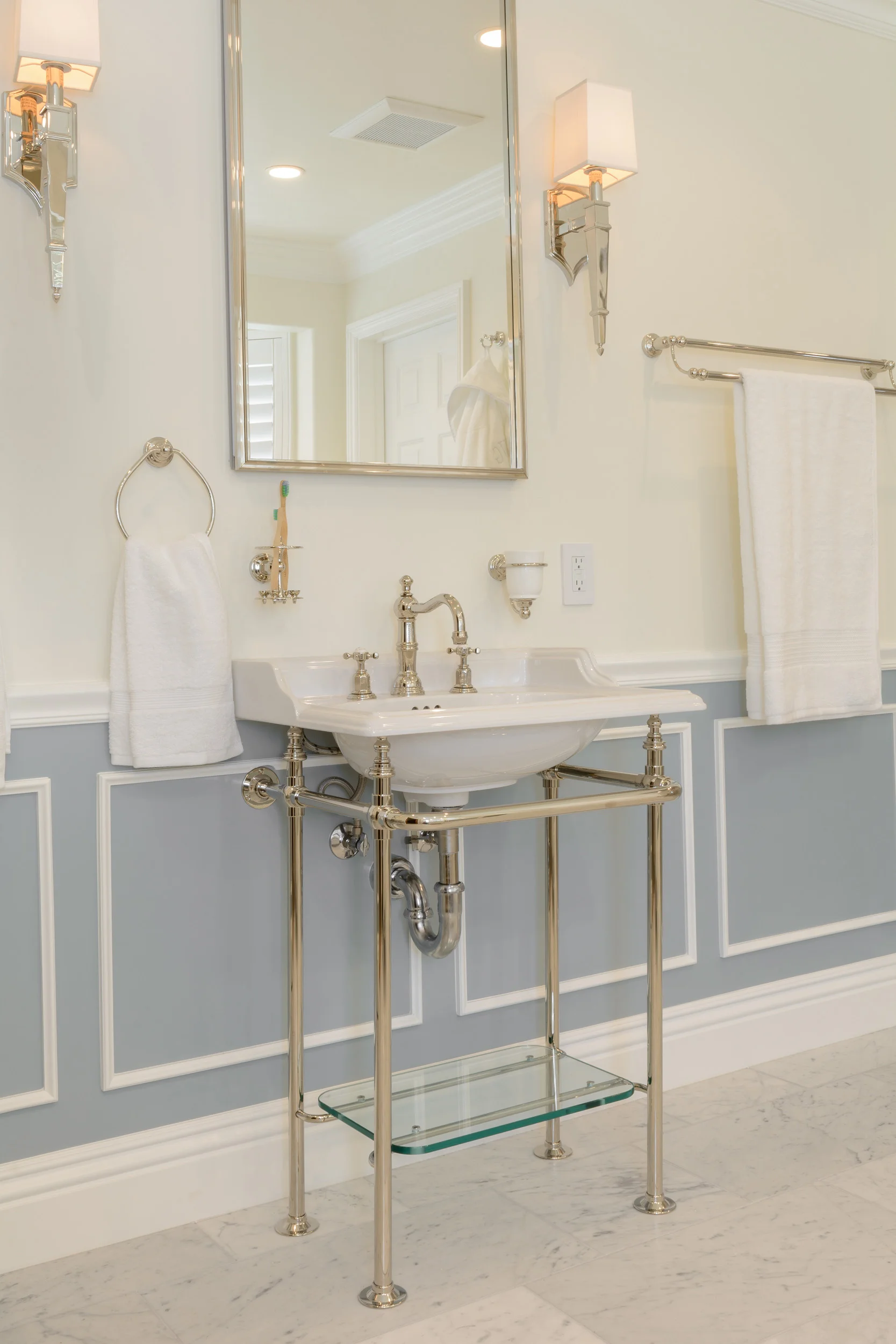Victorian-Masterpiece-Pedistal-Sink.jpg
