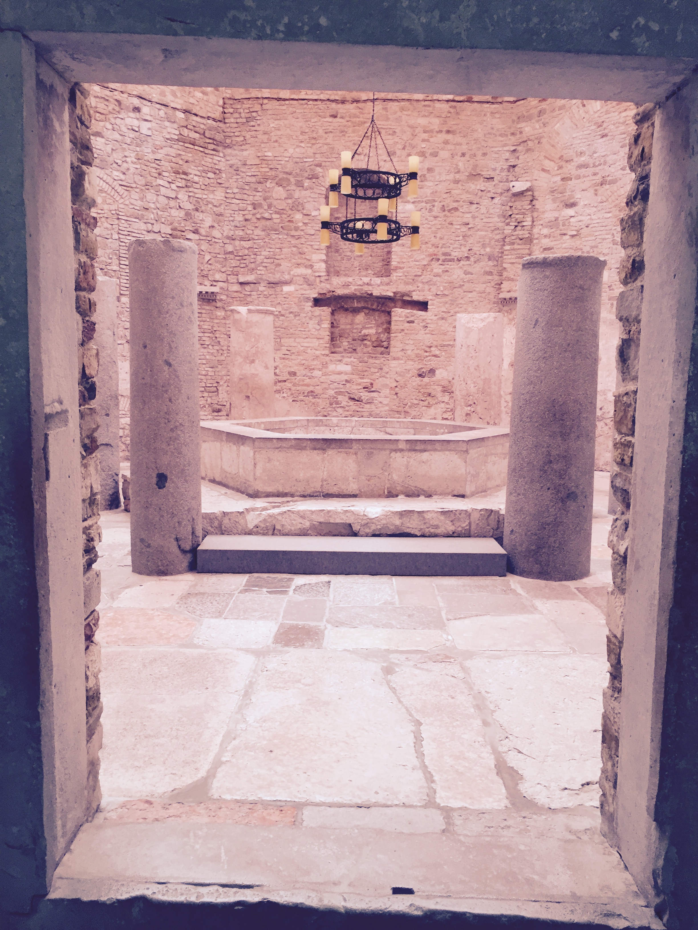Aquileia_Baptistery.jpg