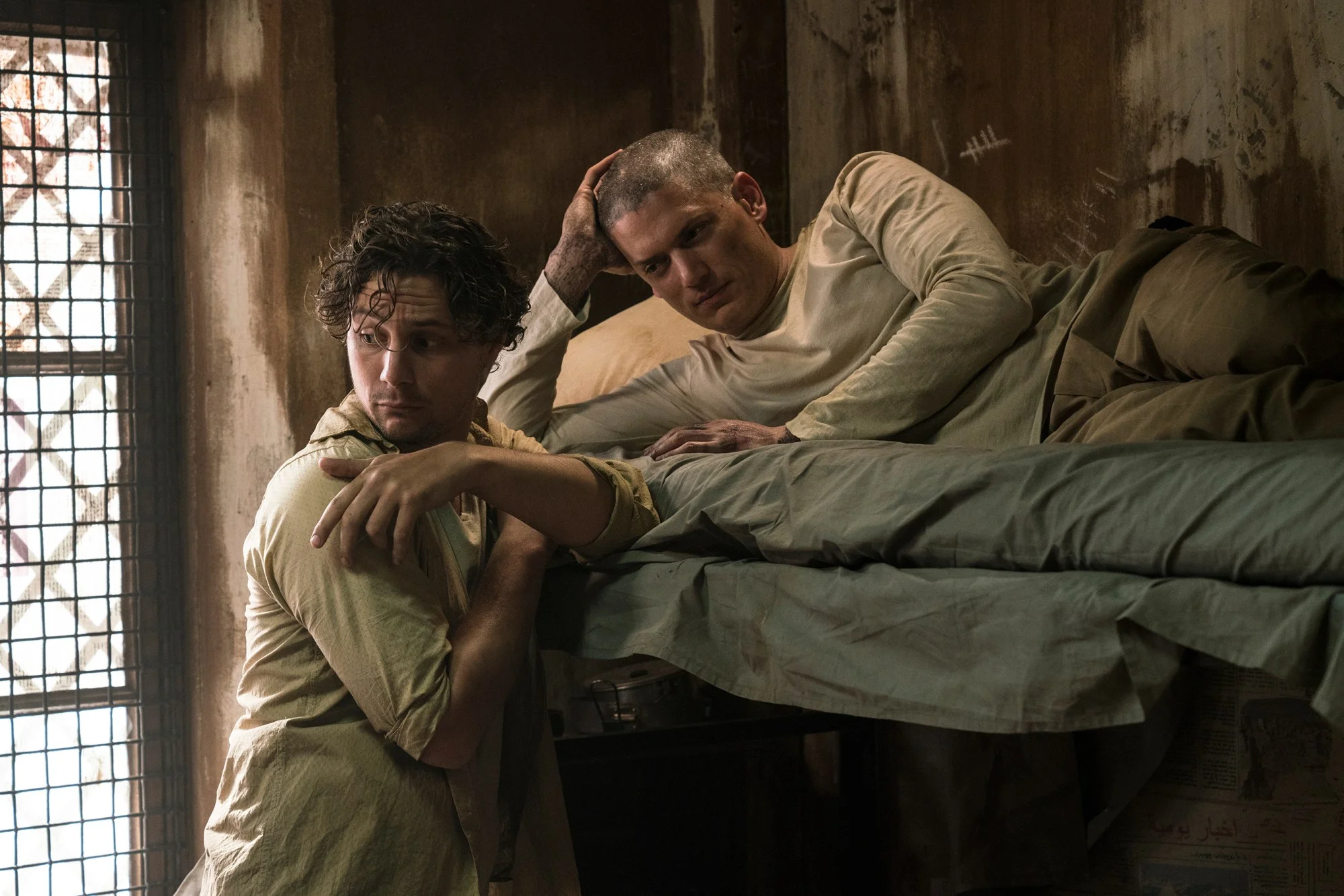 PRISON BREAK: L-R: Augustus Prew and Wentworth Miller in the all-new “Kaniel Outis” episode of PRISON BREAK airing Tuesday, April 11 (9:00-10:00 PM ET/PT) on FOX. CR: Ed ARaquel FOX. © 2017 FOX Broadcasting Co.