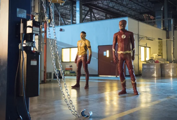 the-flash-season-4-photos-11.jpg