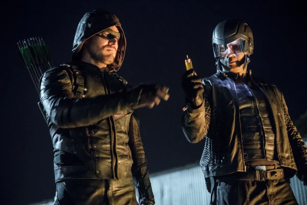 arrow-season-6-photos-13.jpg