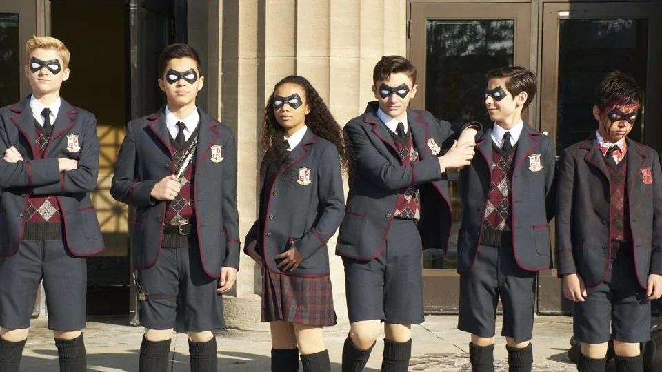 ביקורת סדרה - "אקדמיית המטרייה", עונה ראשונה