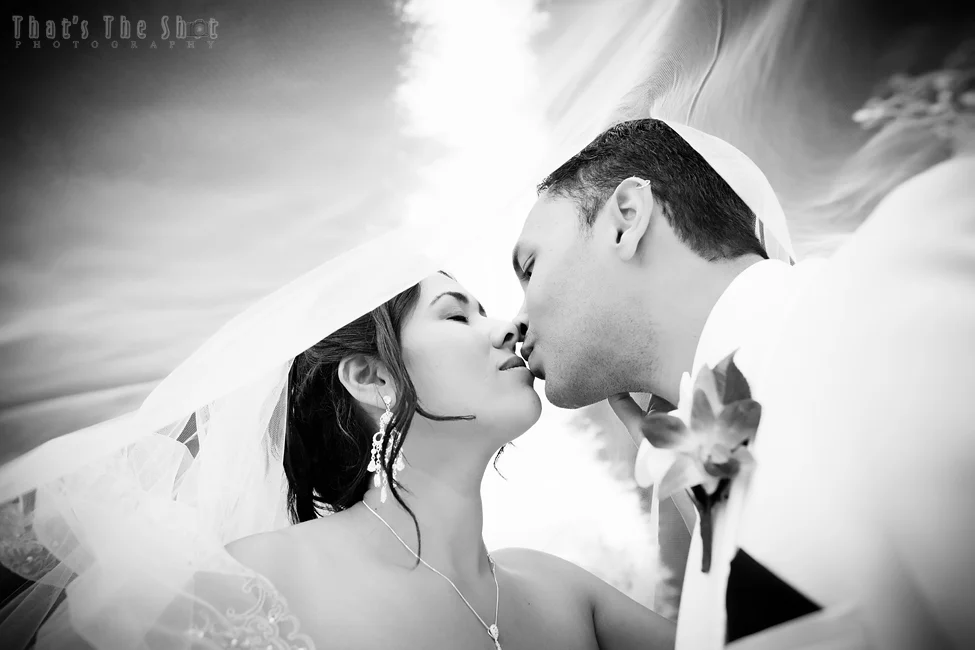 Melbourne Wedding Photographer www.ThatsTheShot.com.au That's The Shot×
