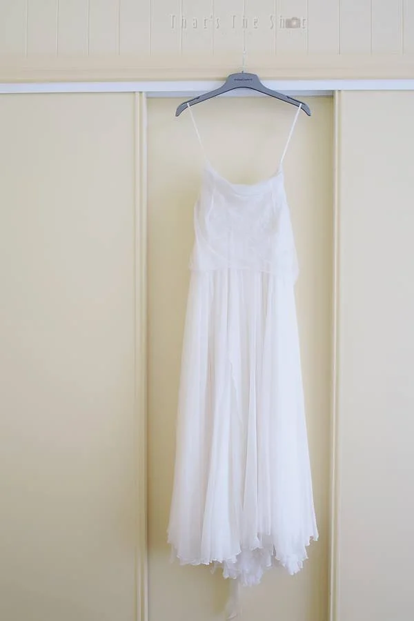 Wedding Dress. Wedding at Bear Gully Coastal Collages in Victoria. Photography by Melbourne Wedding Photographer. 