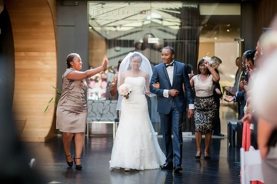 Wedding at Brighton Savoy reception. Photography by Melbourne Wedding Photographer.