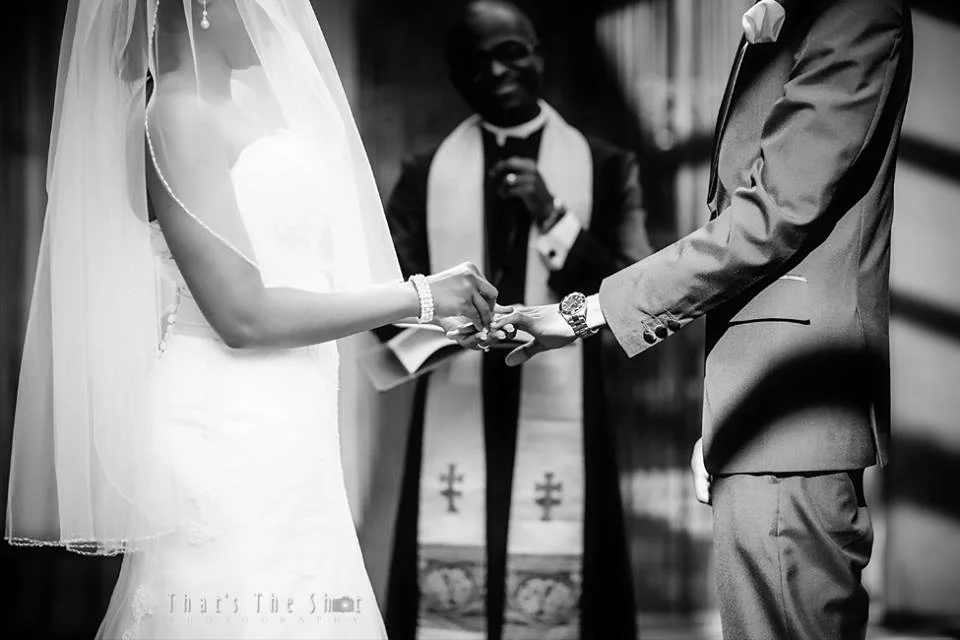 Wedding at Brighton Savoy reception. Photography by Melbourne Wedding Photographer.