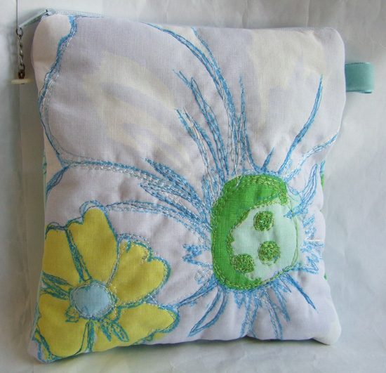 Free Motion Flower Pouch1.jpg