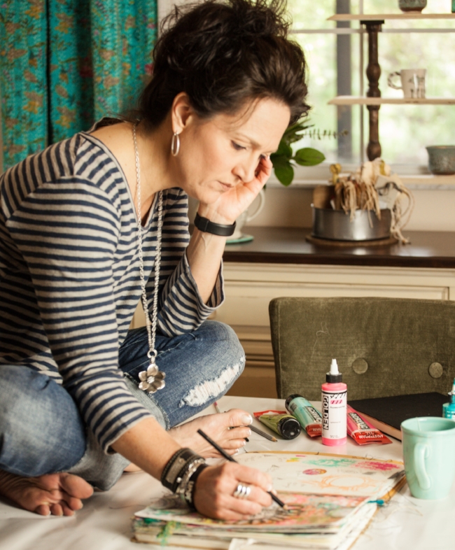 Three Ways Art Journaling Enriches Your Life with Roben-Marie Smith. Creative journals take it a step further by giving us the ability to explore our own thoughts, plans and document our lives in a more visual way. @robenmarie