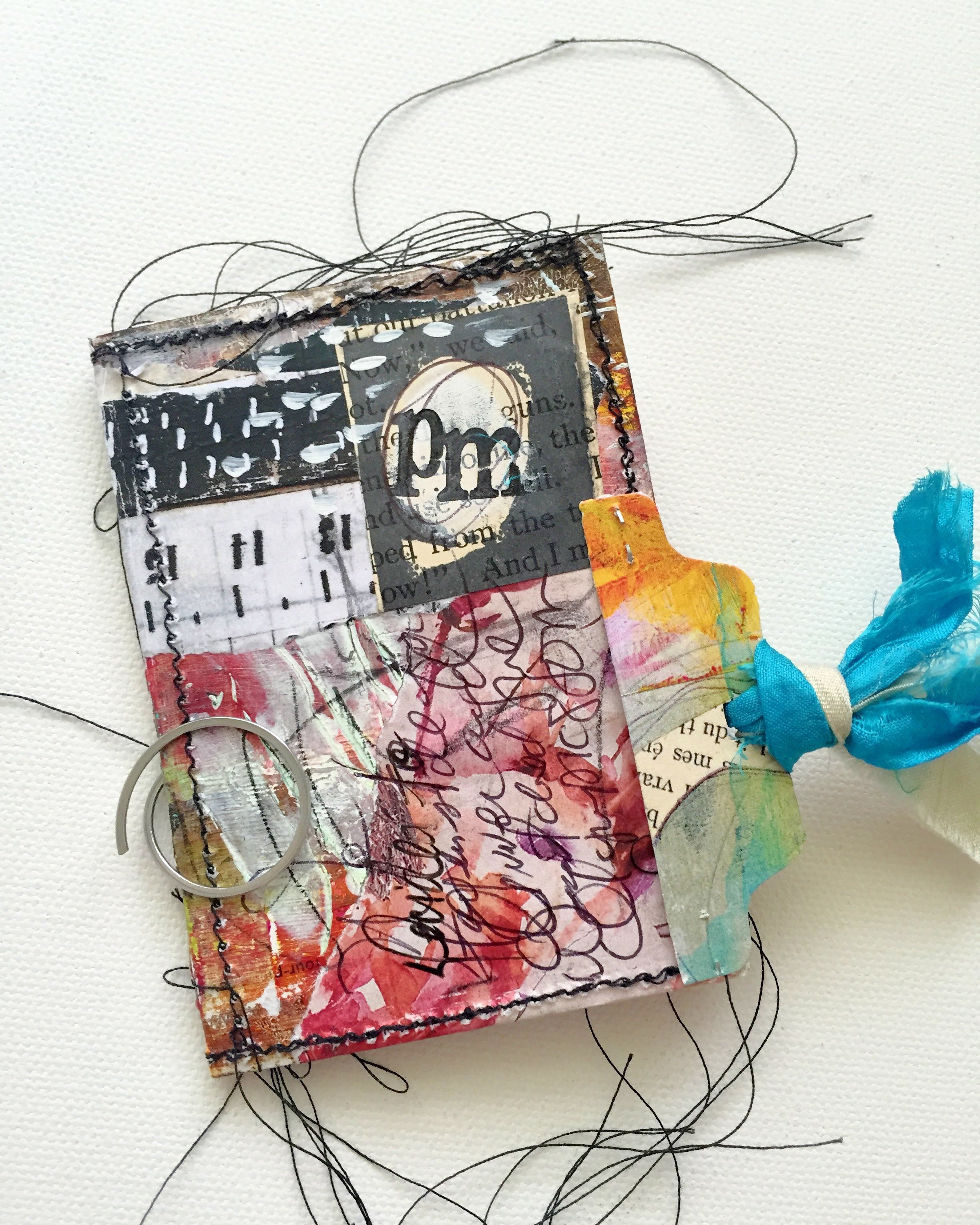 How to create a pocket art card tri-fold book with Roben-Marie Smith, featuring a video tutorial with step-by-step directions. Part of the Documented Life Project 2016 The unPlanner hosted by Art to the 5th. @robenmarie
