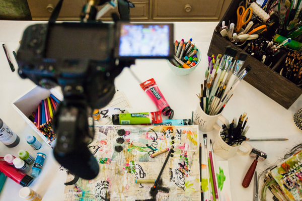 Paper to Painting: a Simple Approach to the Blank Canvas Workshop with Roben-Marie Smith. Create art you'll love even if the blank canvas scares you! @robenmarie #painting #mixedmedia #art www.robenmarie.com/blankcanvas
