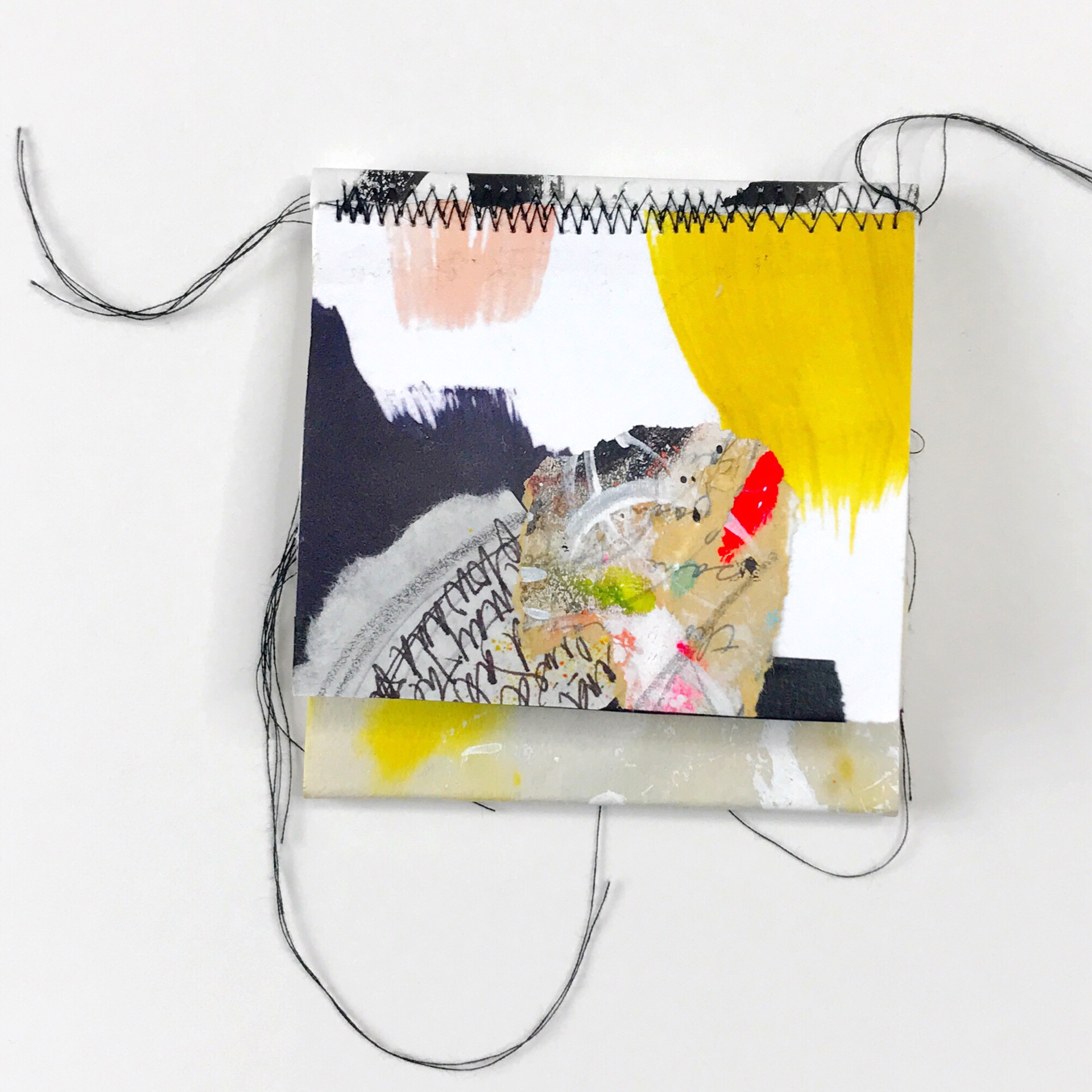 Mixed media art by Roben-Marie Smith #robenmarie #robenmariesmith #collageart #collage #minibooks #minijournals #scrapsampler #techsavvyartist #the100dayproject #100daysofworkingsmall