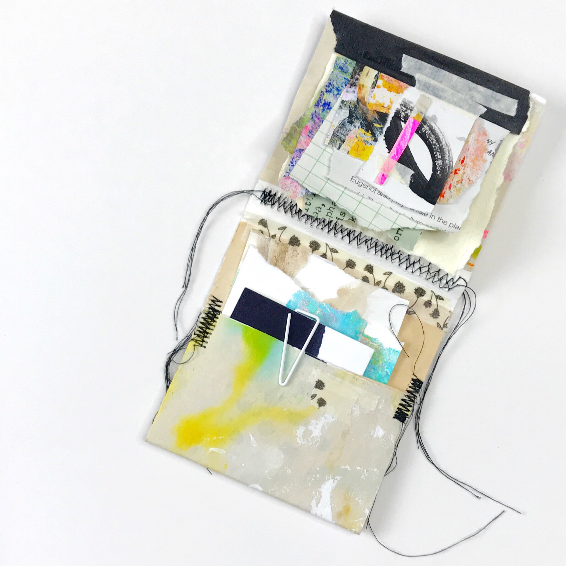 Mixed media art by Roben-Marie Smith #robenmarie #robenmariesmith #collageart #collage #minibooks #minijournals #scrapsampler #techsavvyartist #the100dayproject #100daysofworkingsmall