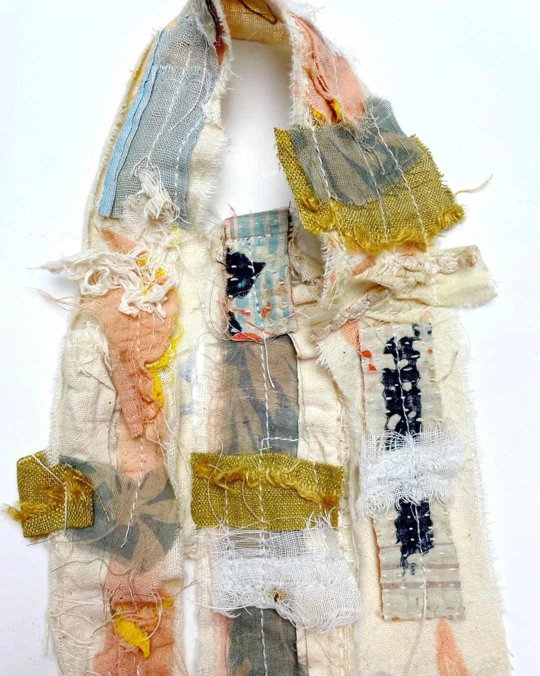 When paper steps aside and fabric takes the lead. 🪡 ❤️

Something new is taking shape inside @therobensnest 🪺