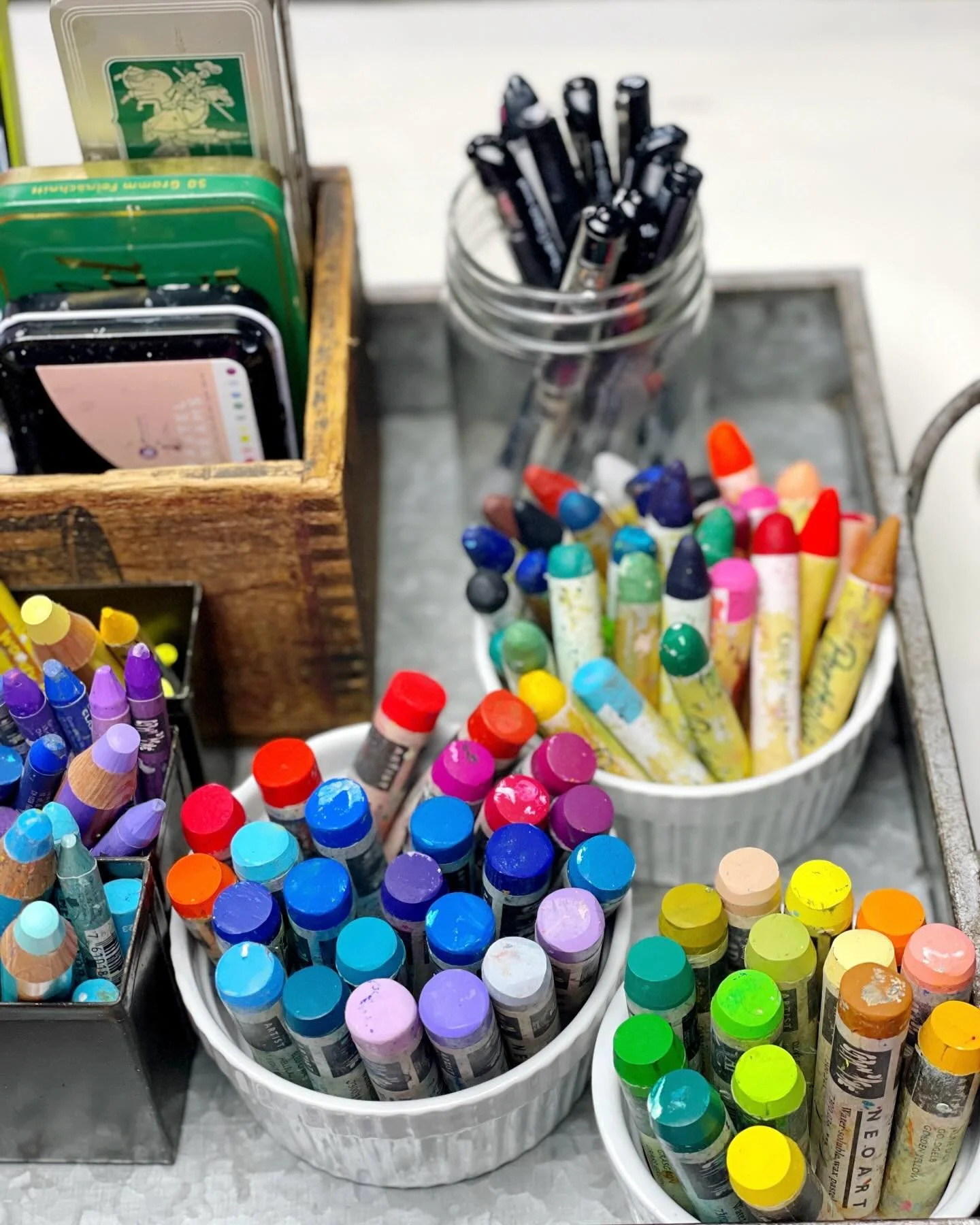 Spent the day prepping for The 100 Day Project. Here&rsquo;s a small peek. 👀  I&rsquo;m still working through ideas but I needed to get my space in order. 🩷 😂
⠀⠀⠀⠀⠀⠀⠀⠀⠀
Are you doing The 100 Day Project? @dothe100dayproject