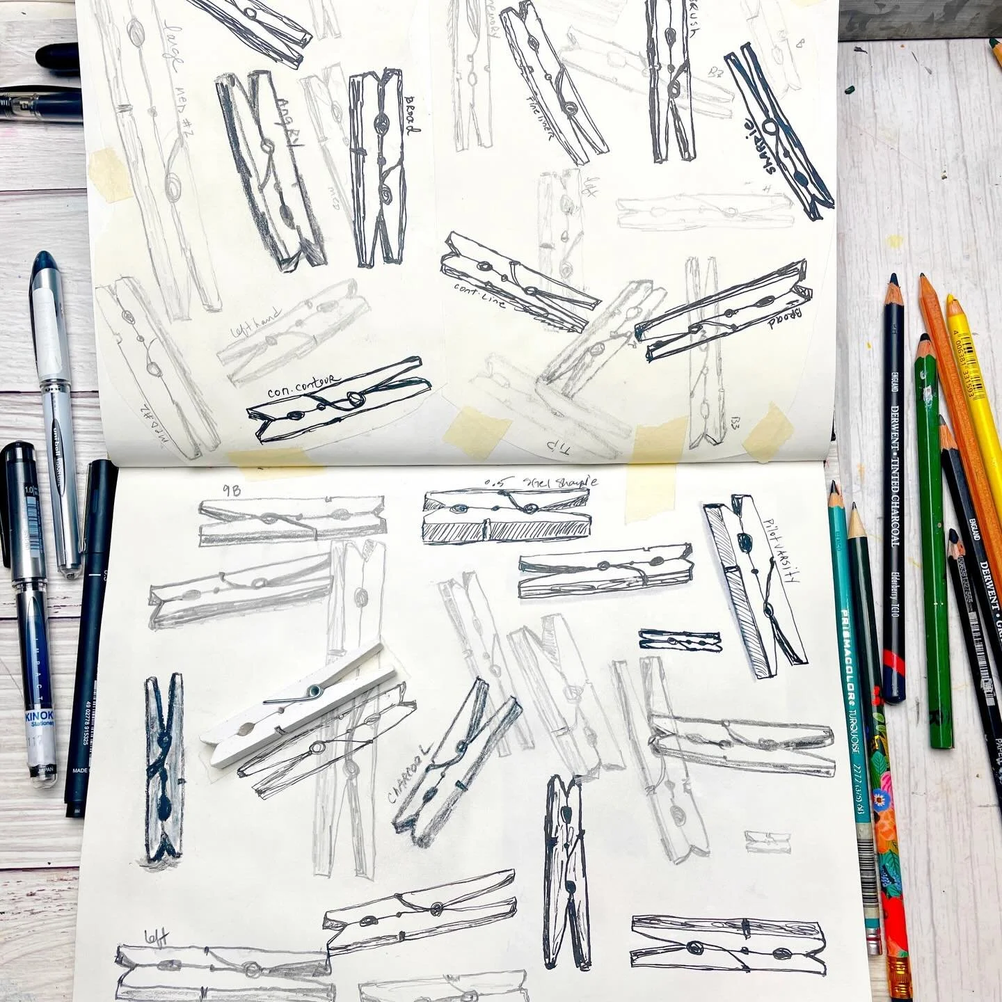 One everyday object.
Different pens. Different pencils. Different approaches.
⠀⠀⠀⠀⠀⠀⠀⠀⠀
Turns out a simple clothespin has a lot to teach. ✏️ Sketching lesson with @susanyeatesartist I loved this...so fun. ❤️
⠀⠀⠀⠀⠀⠀⠀⠀⠀
Day 6: 100 Days of Creative Drif