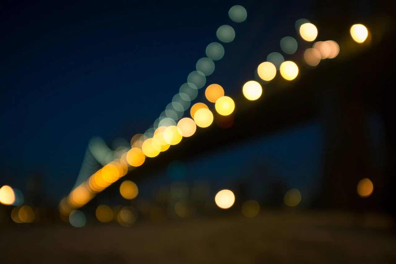 A blobby Manhattan Bridge. | Fujifilm X100S | f/2.0 | 1/8s | ISO250