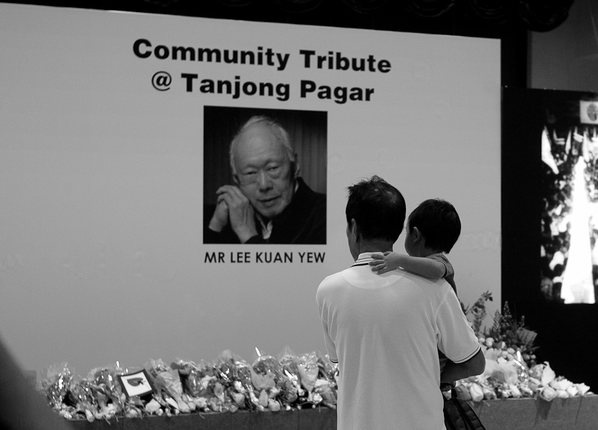  Paying tribute at Tanjong Pagar Community Centre 