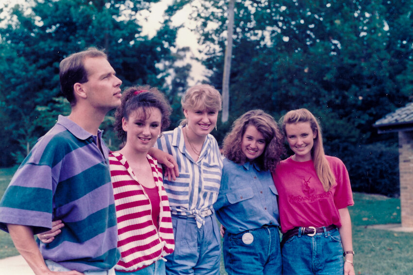 Stu Lisa Shannon Emma Amanda 90s?-1.jpg