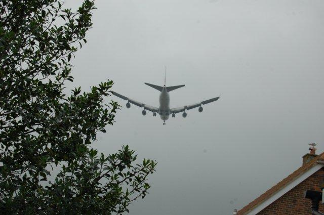 Low aircraft6.jpg