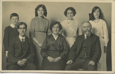 Annie Rhoda Johnston (formerly Thomas) and her Family
