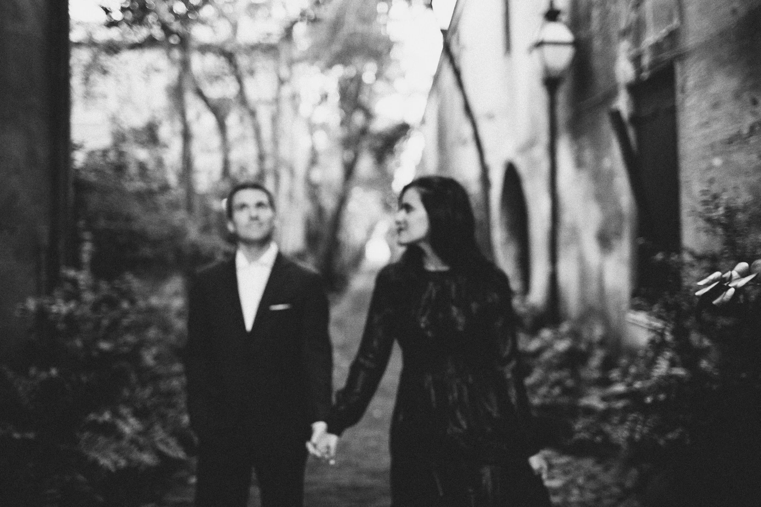 Historic-Downtown-Charleston-sc-couples-anniversary-portrait-photographer-35.jpg