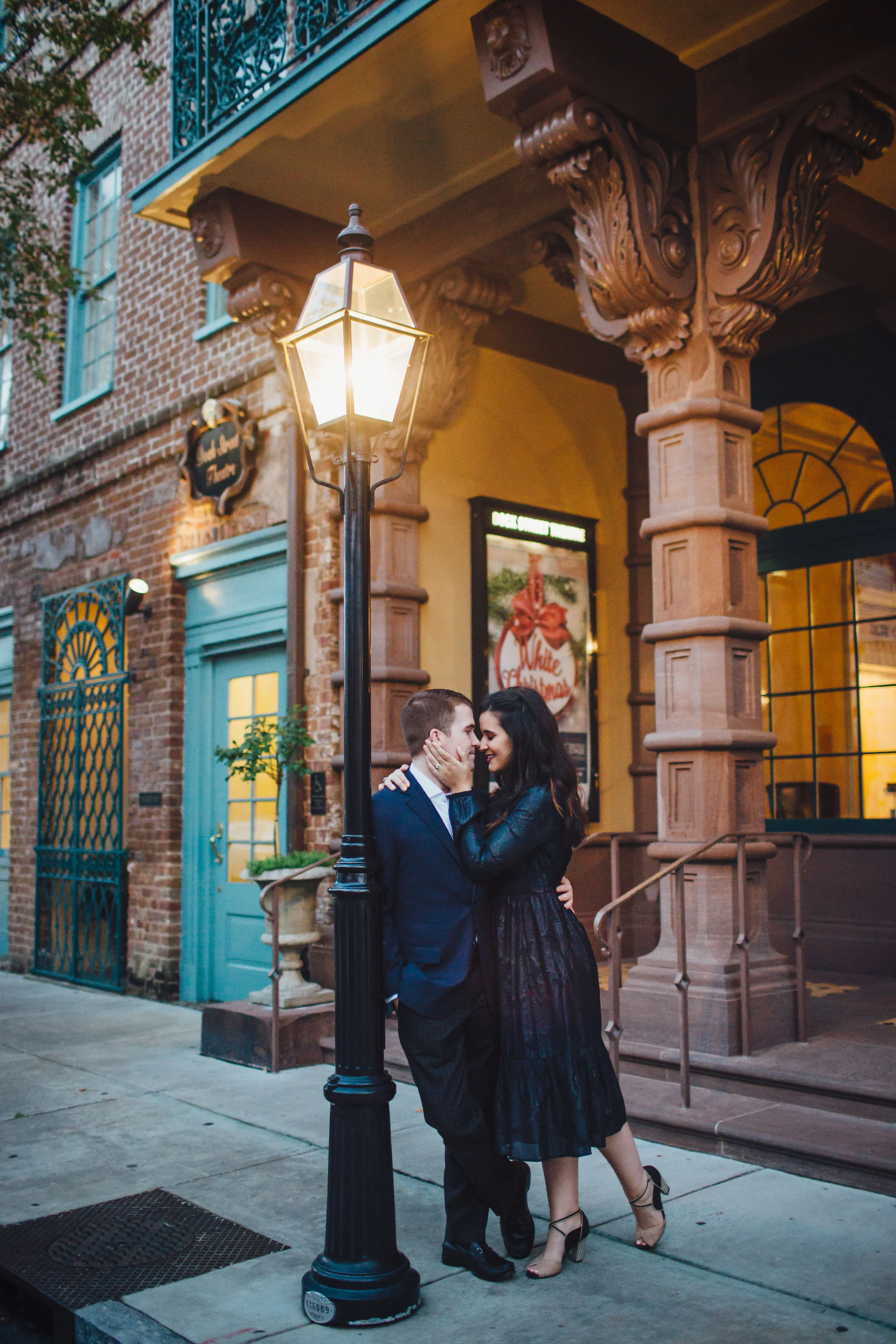 Historic-Downtown-Charleston-sc-couples-anniversary-portrait-photographer-69.jpg