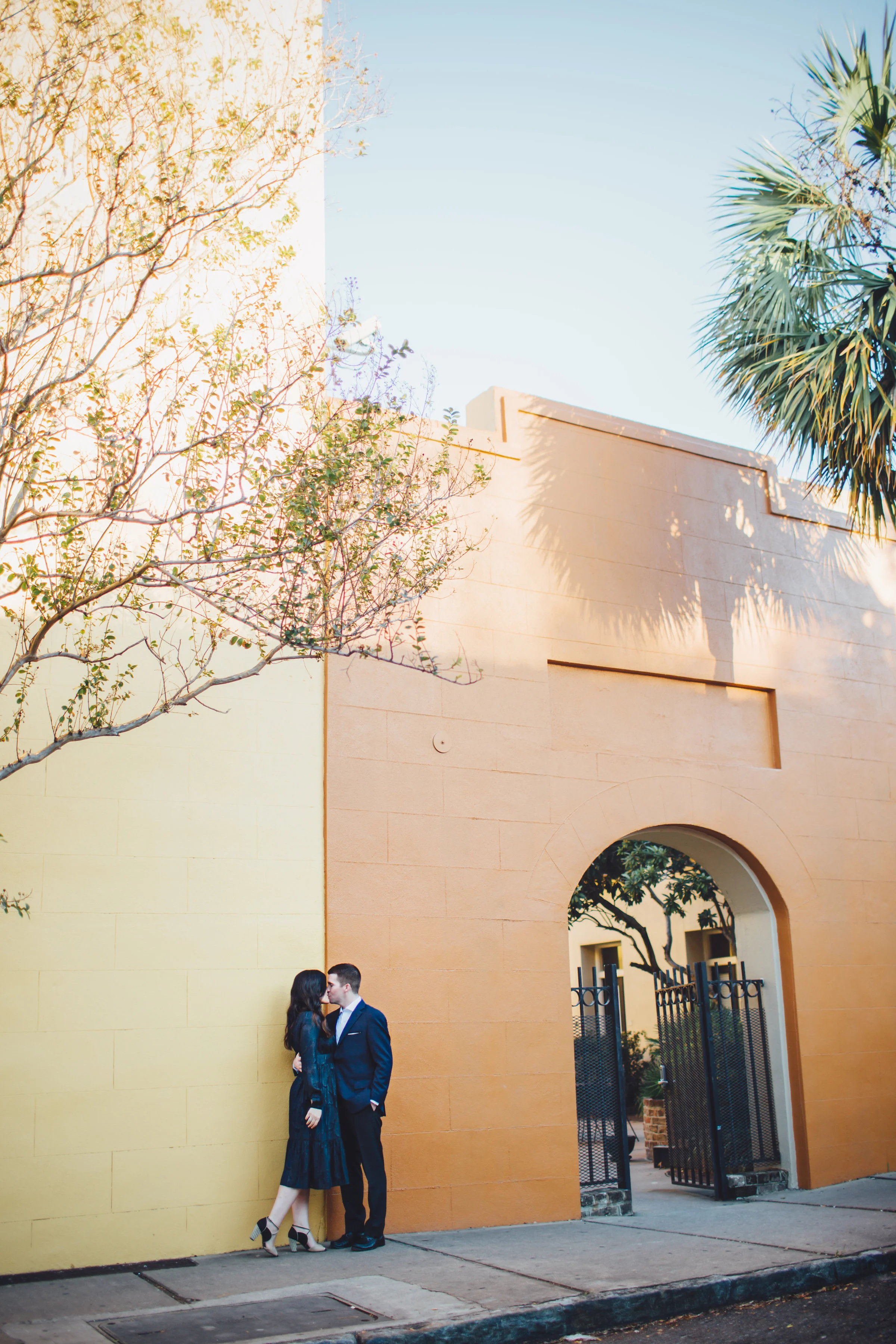 Historic-Downtown-Charleston-sc-couples-anniversary-portrait-photographer-14.jpg