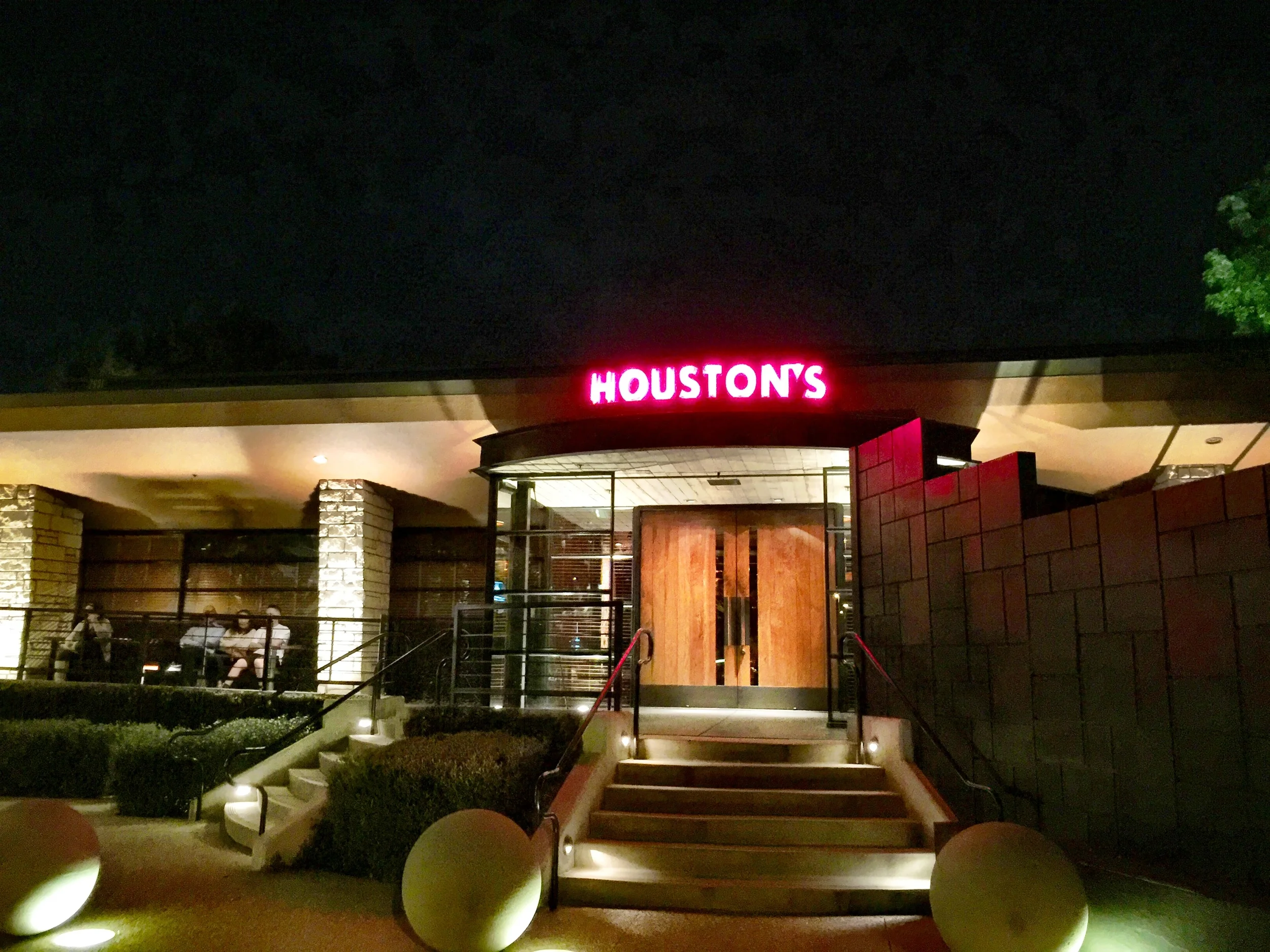 Dinner Review: Houston's