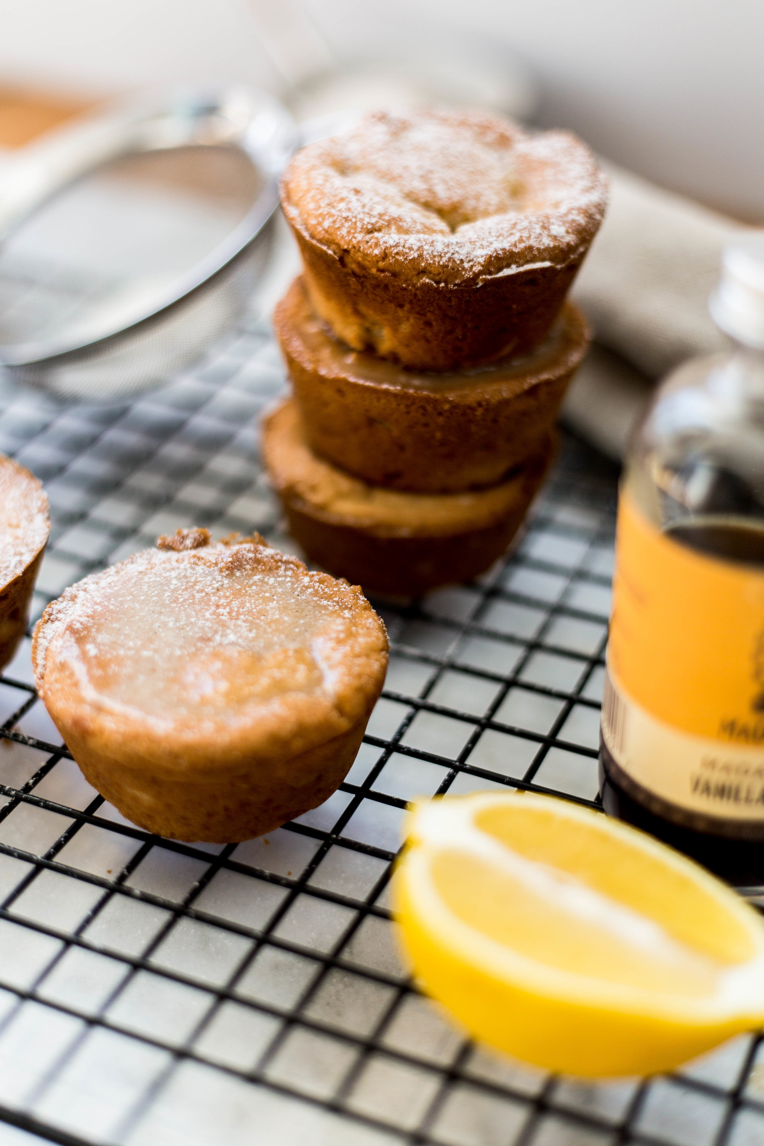 lemon vanilla bean gluten free muffin recipe | #puremamas