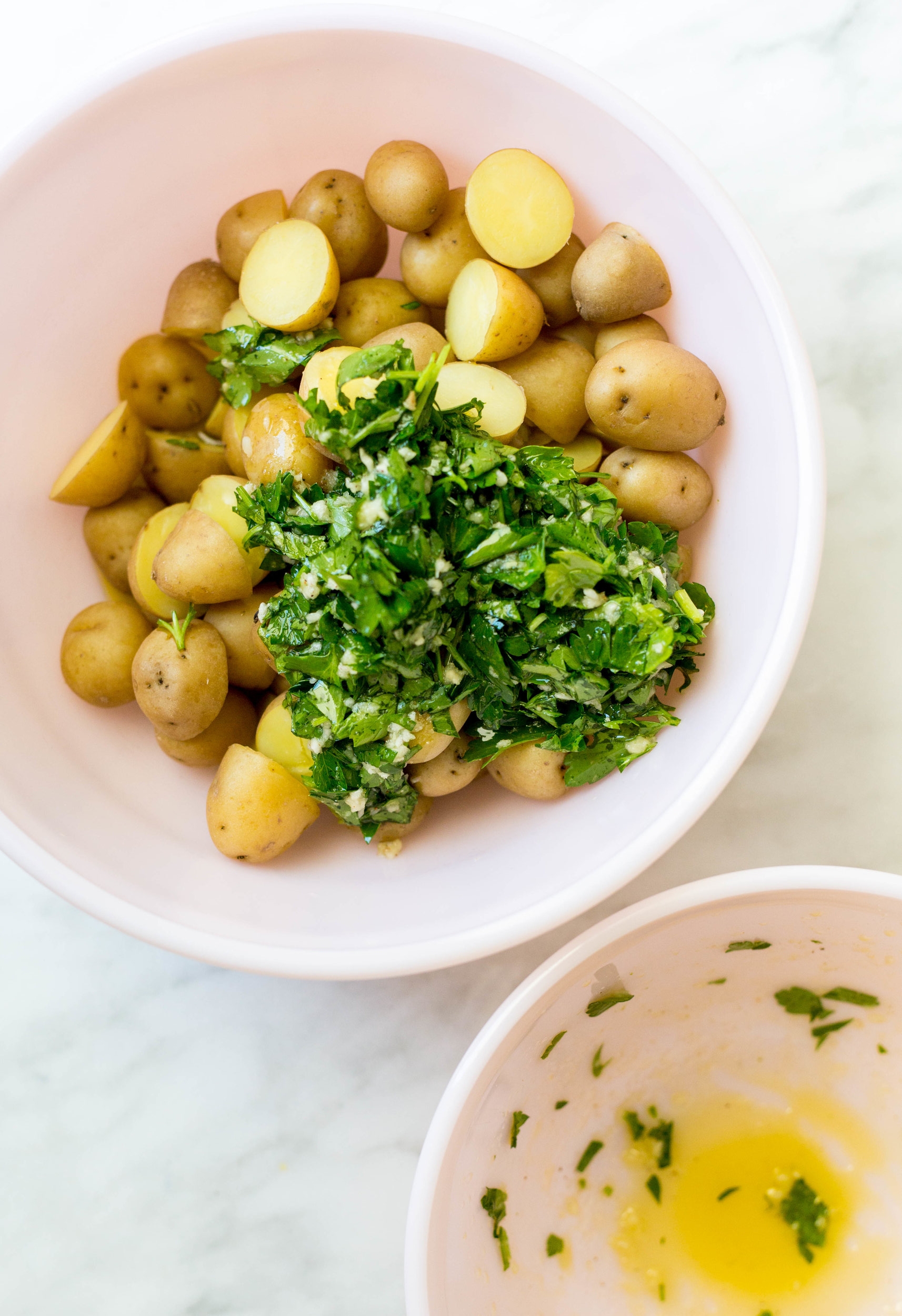 Garlic & Parsley PeeWee Potatoes Recipe | #puremamas | #vegan
