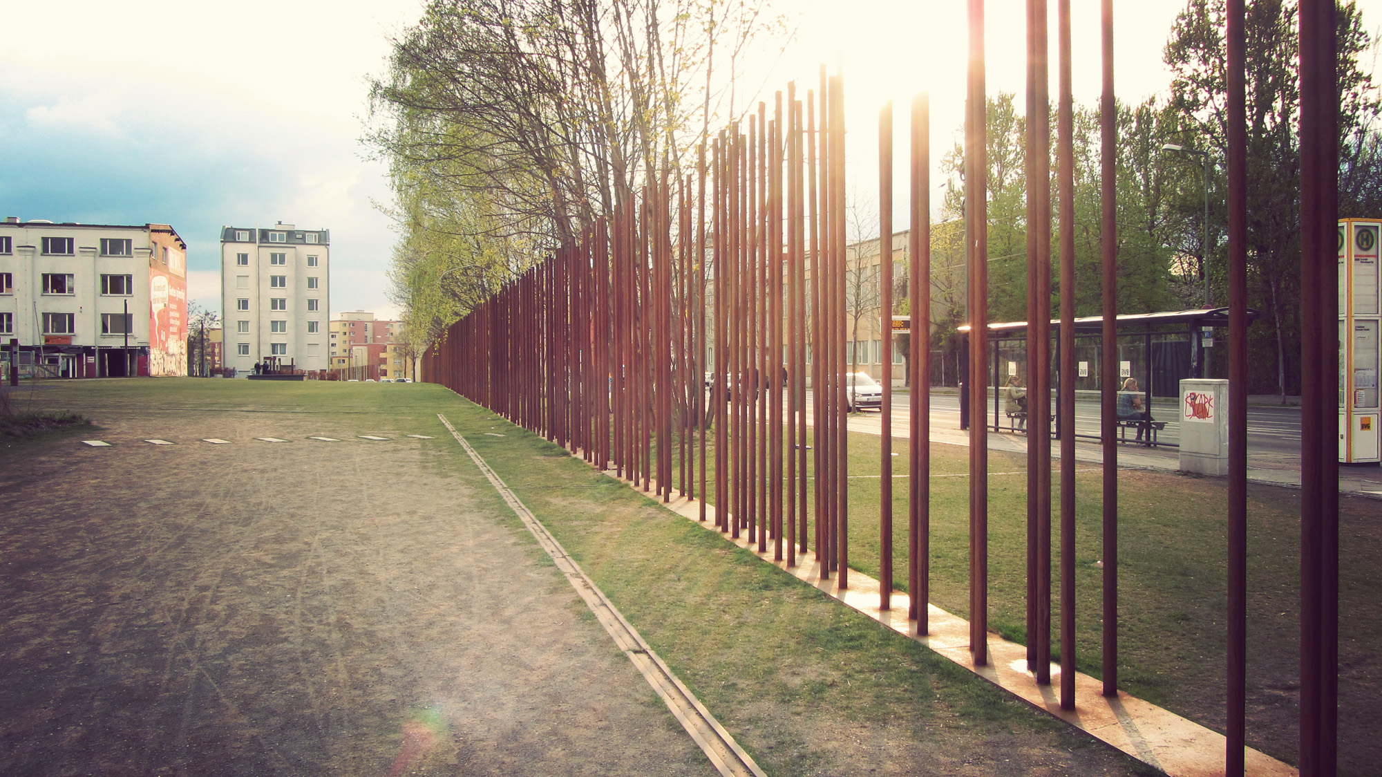 الاماكن السياحية في برلين النصب التذكاري لجدار برلين