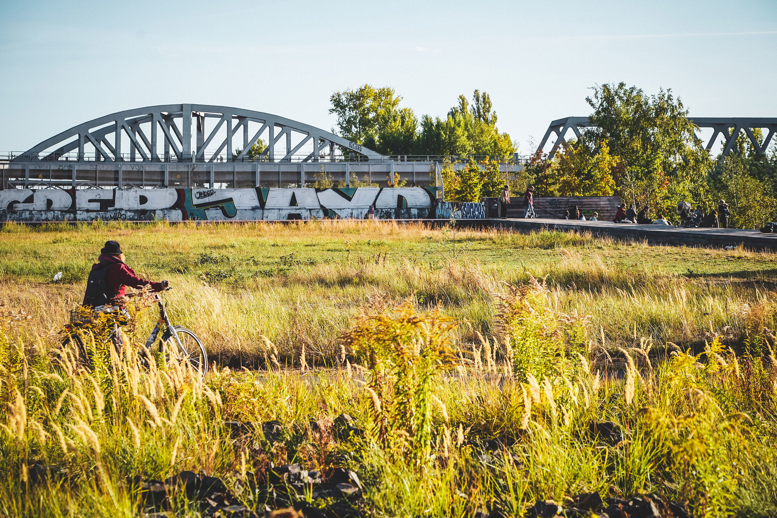 A new type of park has been created at Gleisdreieck in terms of both the opportunities for citizens to actively contribute to its development and its landscape. The main idea behind its design was to create a “two-speed” park for all its various users.