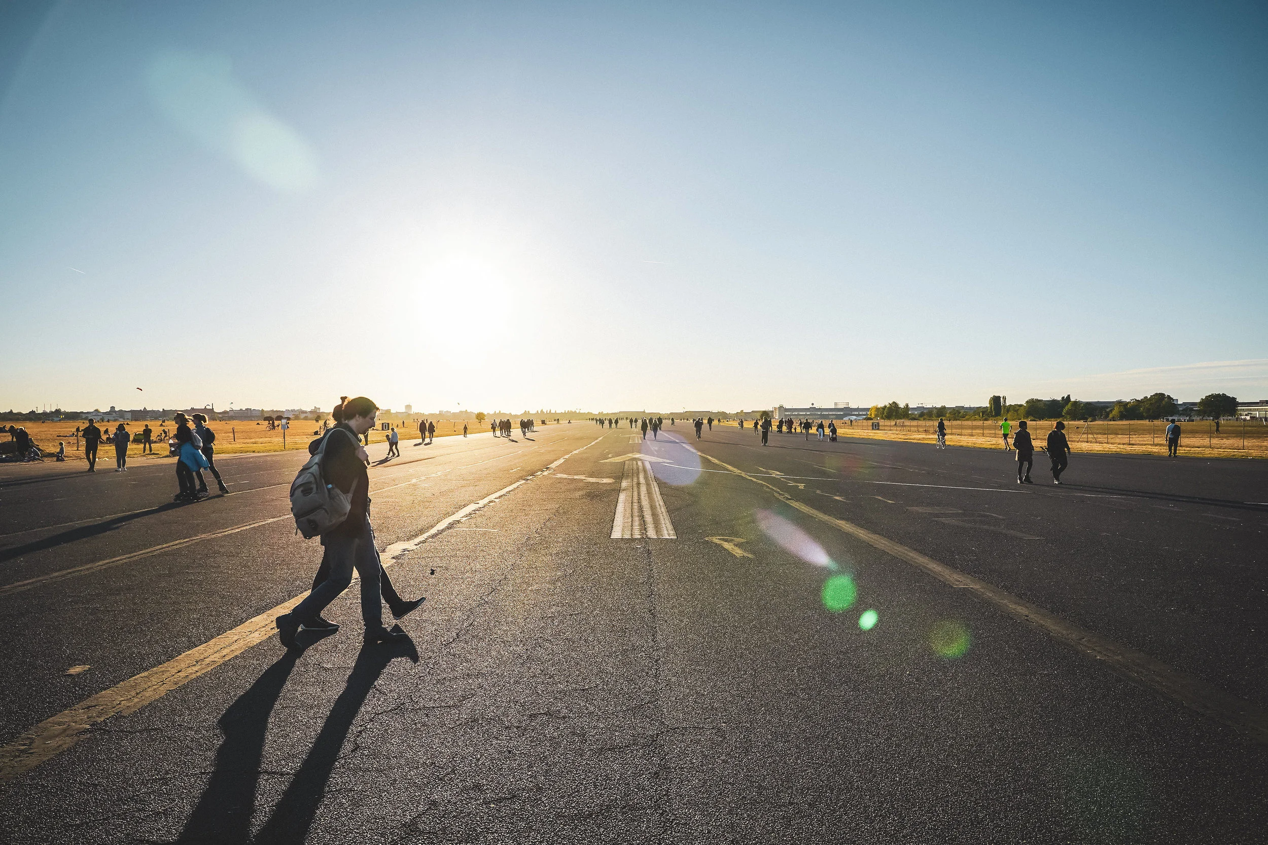Since 2011 a range of cultural and social projects provided by committed citizens, initiatives and organisations have complemented Tempelhofer Feld’s array of recreational activities in various ways.