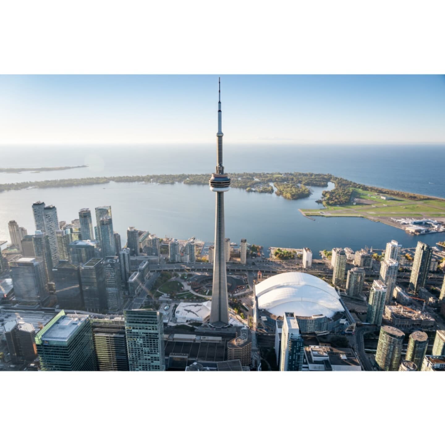 Gotta get my CN tower glamor shots in there 🌟
.
Aerial photography for @waterfront.to with @carolina_soderholm and flown in beautiful circles by Dave at @heliofaview. 
.
#cntower #aerialtoronto #toronto #waterfronttoronto #aerialphotography