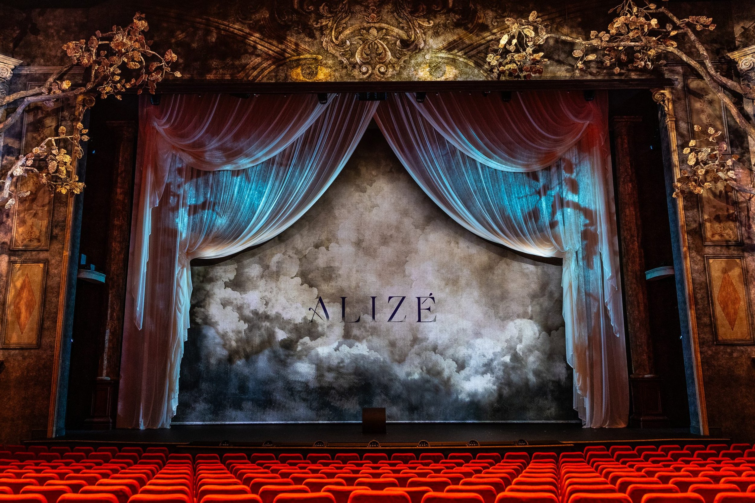 2025_alize_annemarieforker_unltd_theater_1-scaled.jpg