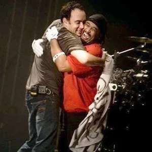 dmblive2_300.jpg