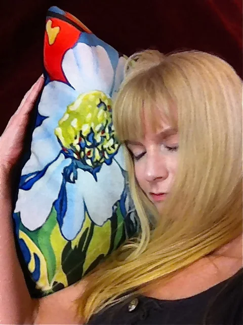 picwithdaisy1.jpg