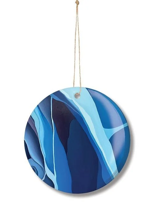 Little treasures for your tree and art to wear and share&hellip;
New gift items in my shop! ✨🎁✨
#ornaments #artwear #artware #jewelry #earrings #christmasgifts #littletreasures #art