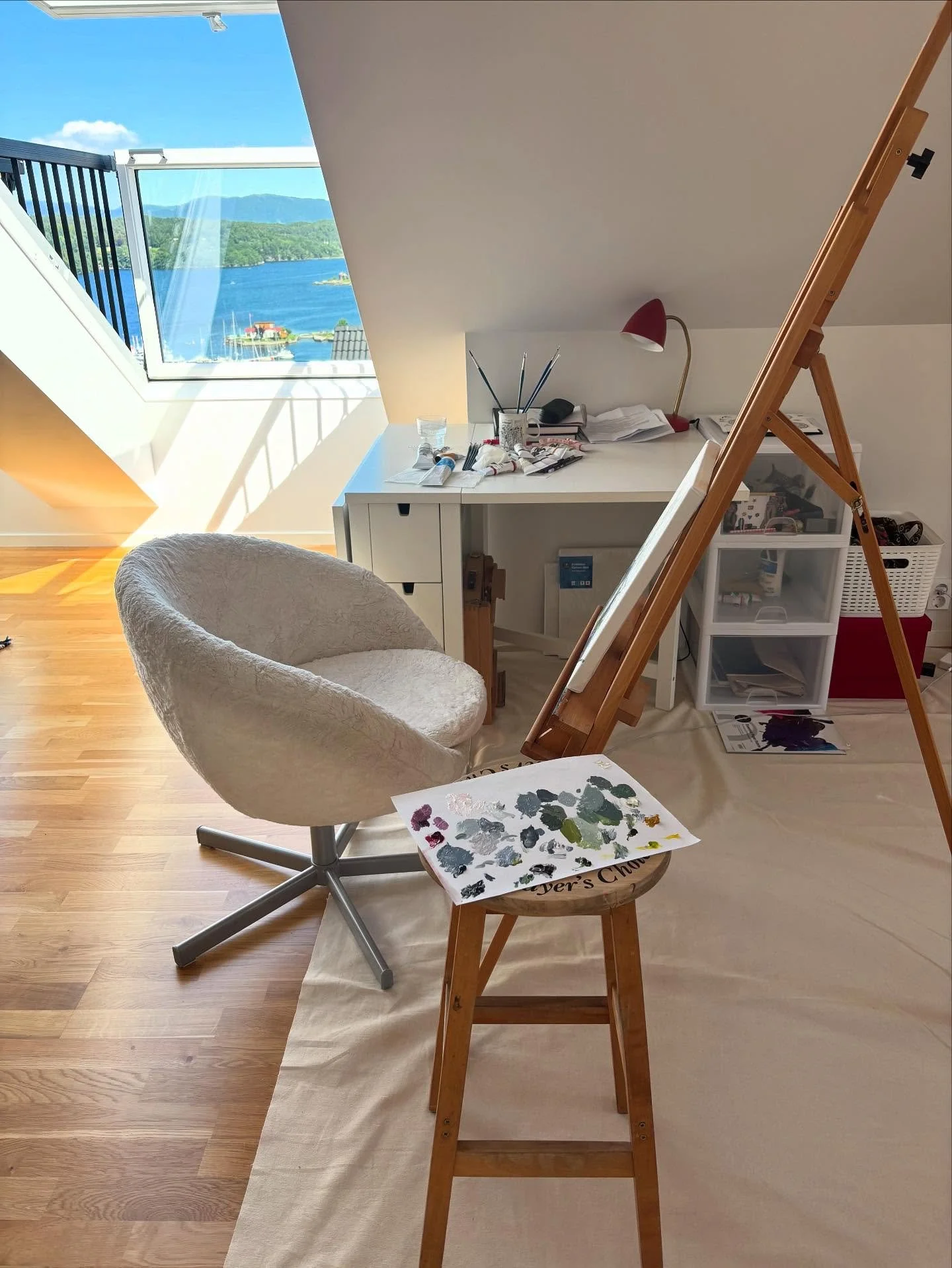 A room with a view&hellip;
#studio #artstudio #painting