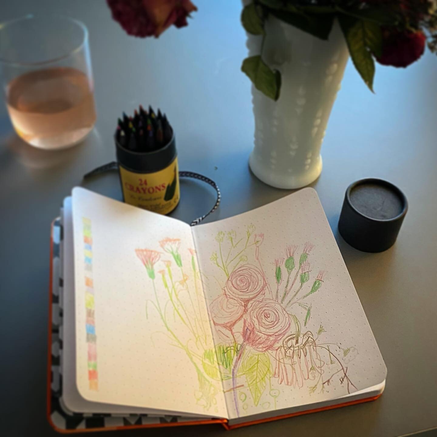 sometimes you just have to get off the computer and #stilllife // gotta ❤️ trader joe&rsquo;s flowers!! drawing in a gift sketch book from my son from @puccimanuli @compendiumliveinspired @traderjoes #drawingflowers #springiscoming #sundayvibes✌️#col