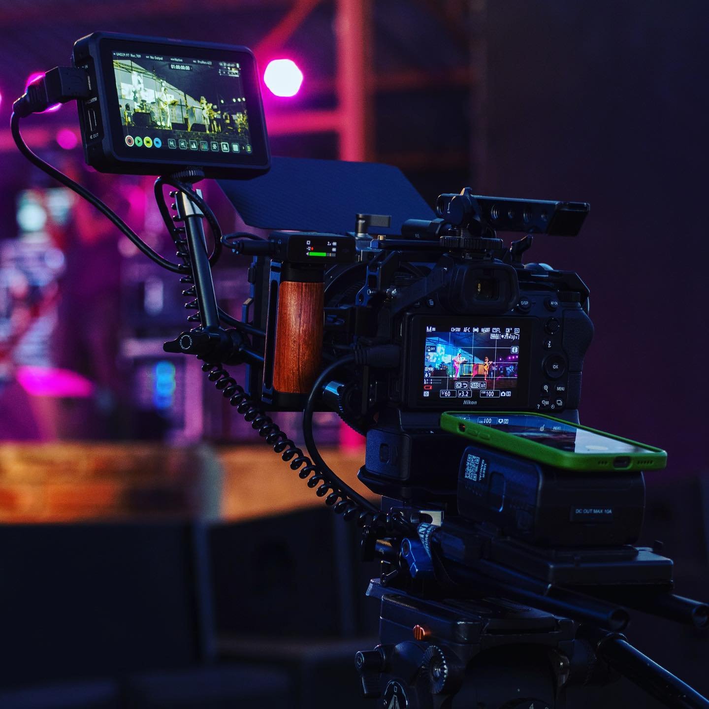 Still one of my favorite cameras to shoot &lsquo;run-n-fun&rsquo; on, especially rigged out on Smallrig add-ons 😊 Thanks @dtfilmservices for holding me up!
.
.
#ℤ6 #ishootwithdt #smallrigcage #smallrig #nikonmirrorlesssa
