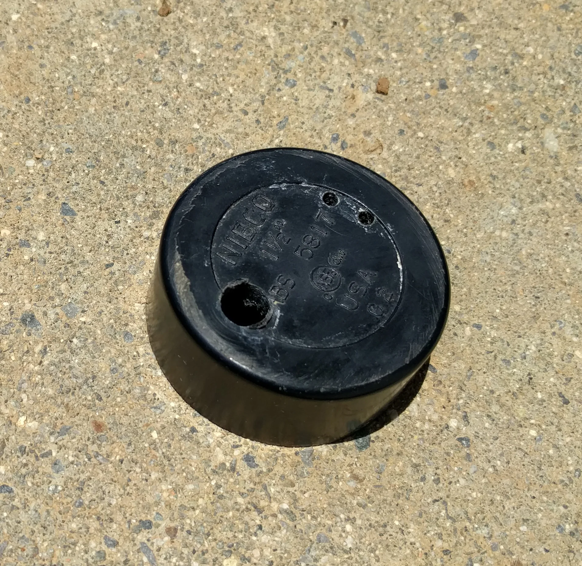 “Valve”-Drilled cap