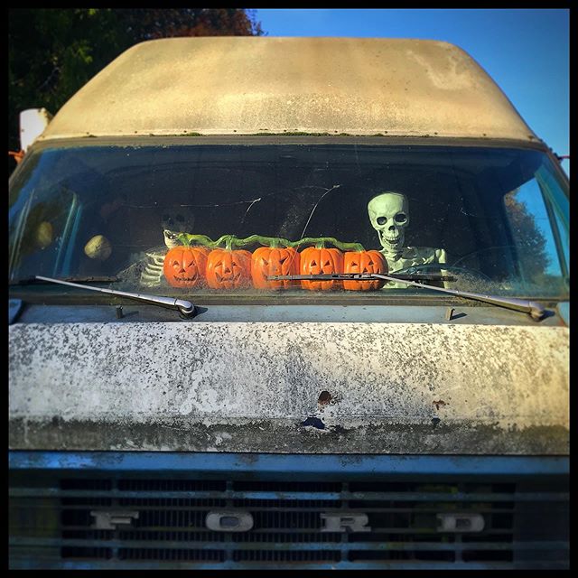 Running late to the party #halloween  #getoutofmyway #skeletoncrew