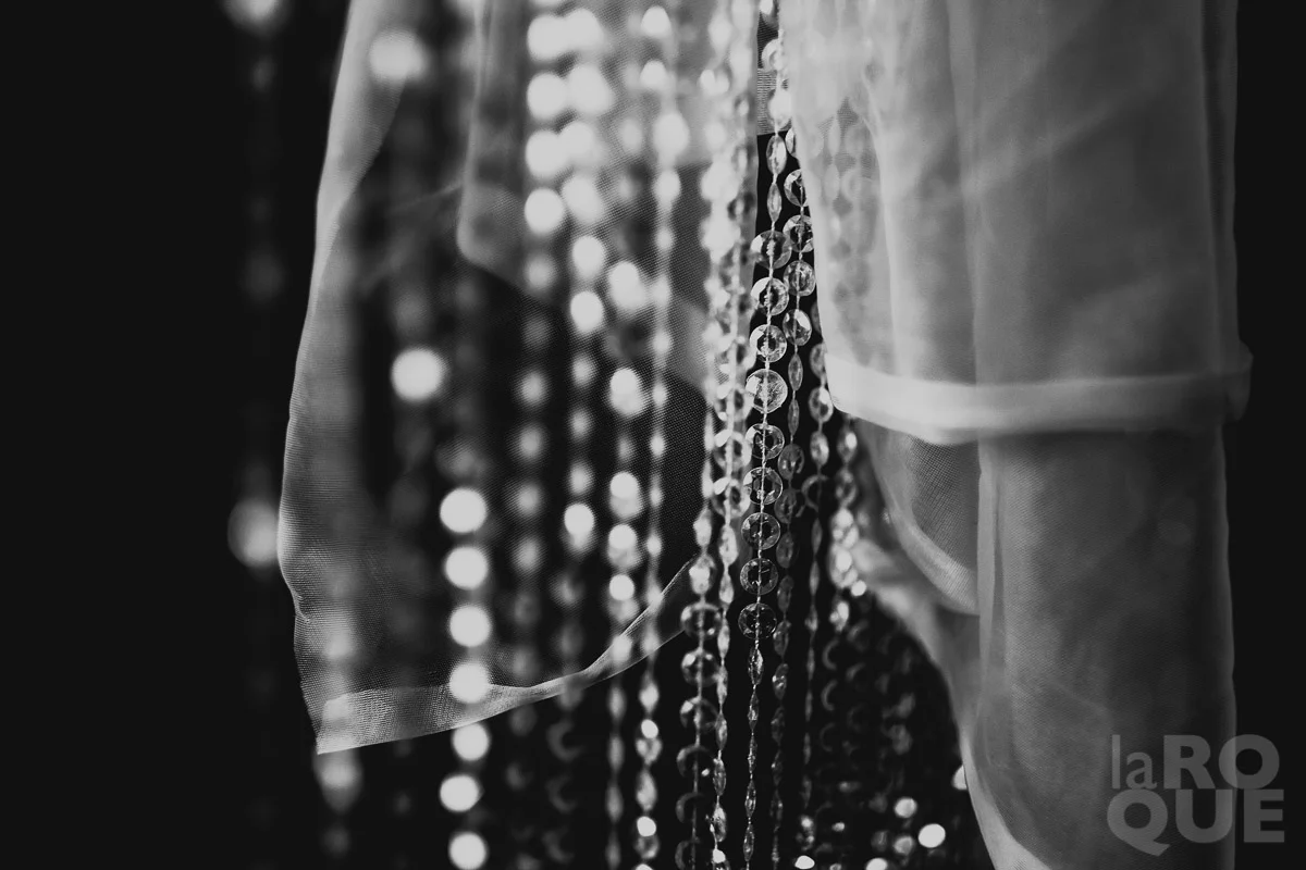 Props wide open | X-E2, 1/110 at f/1.2, ISO 400.