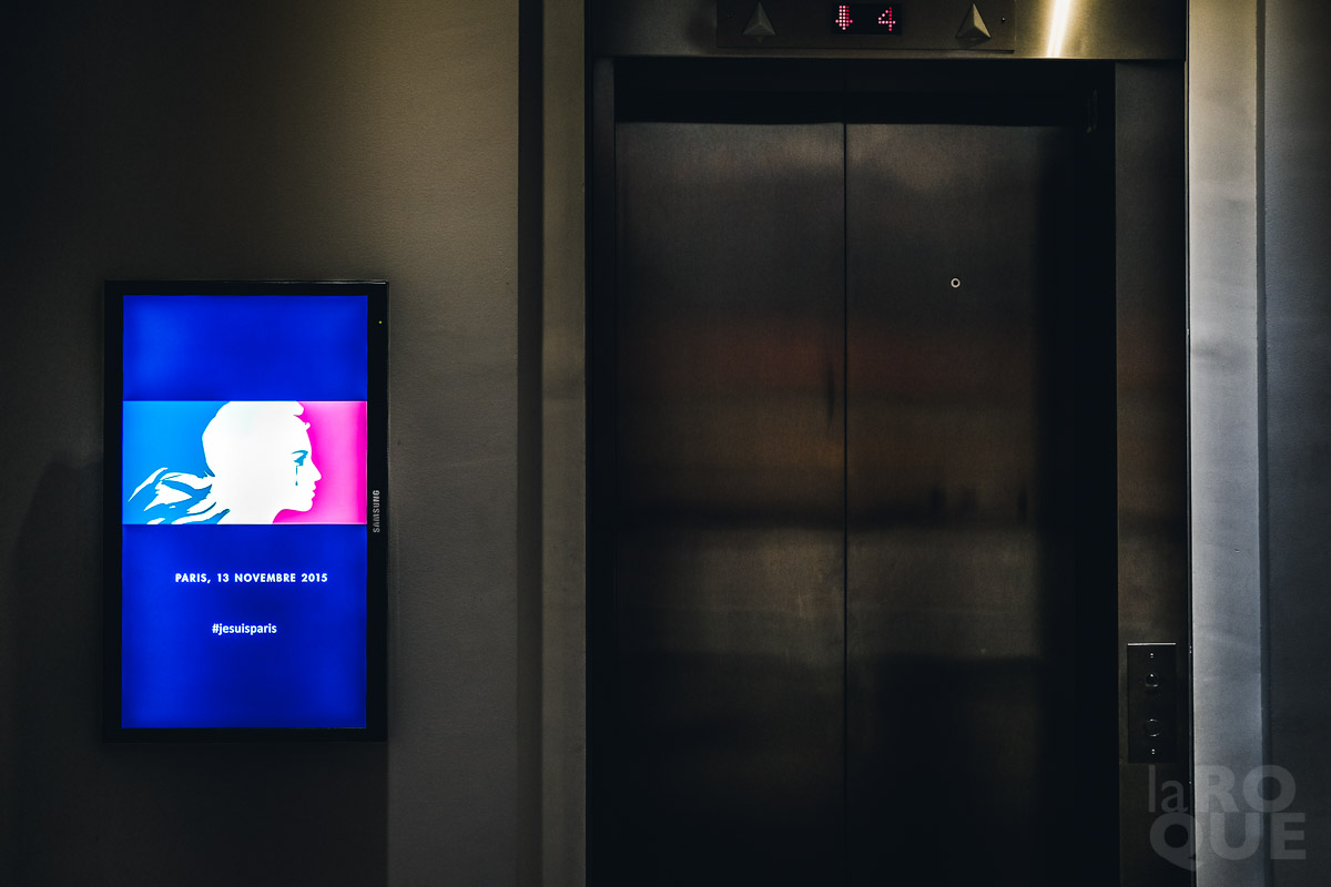 Elevator memorial, MMFA. November 25, 2015. 1/100 sec at f/2, ISO 640.