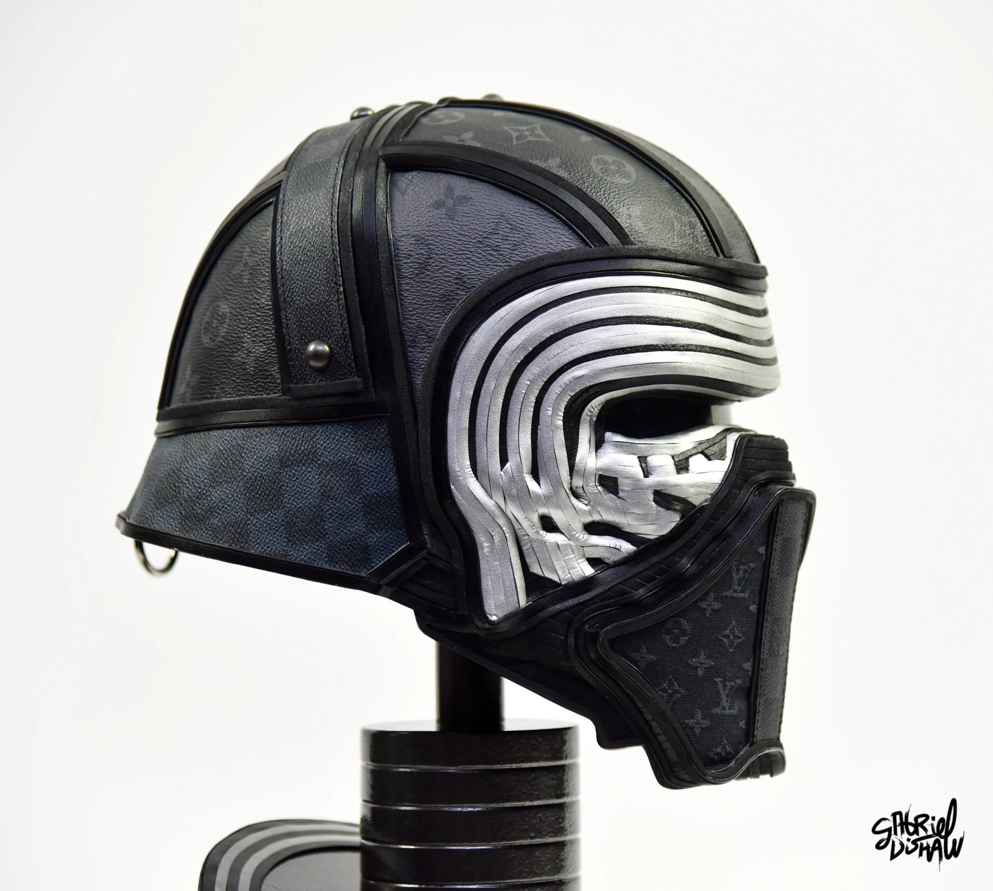 Gabriel-dishaw-luxe-ren--kylo-ren-dark-side-upcycled-cosplay-helmet-art-star-wars-15.jpg
