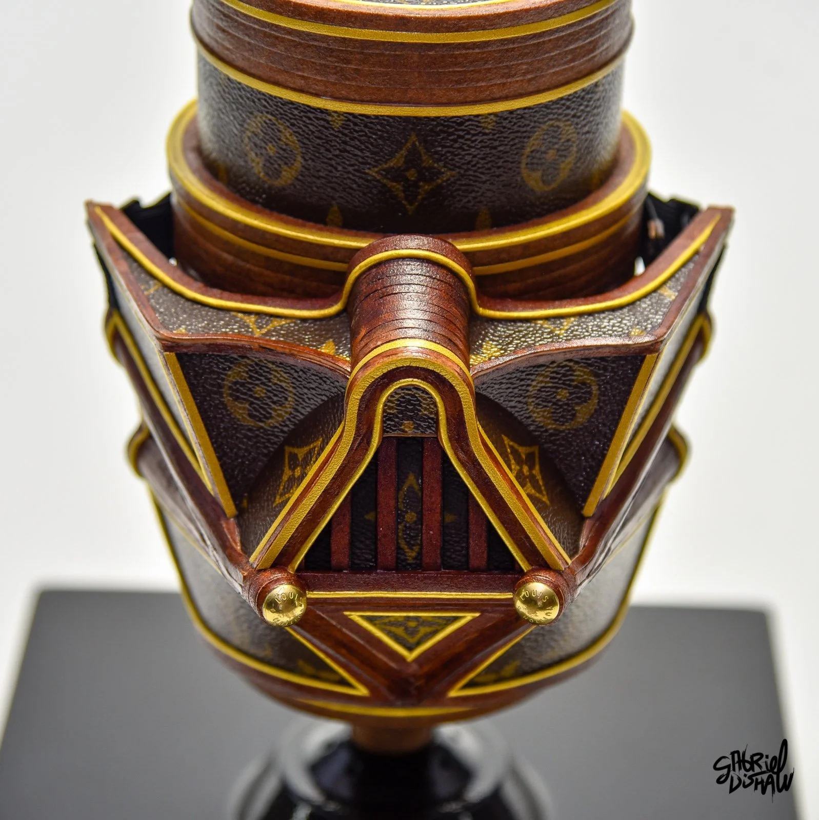 Gabriel-Dishaw-Dishaw-lvader-darth-vader-upcycled-luxury-mask-series-star-wars-04.jpg