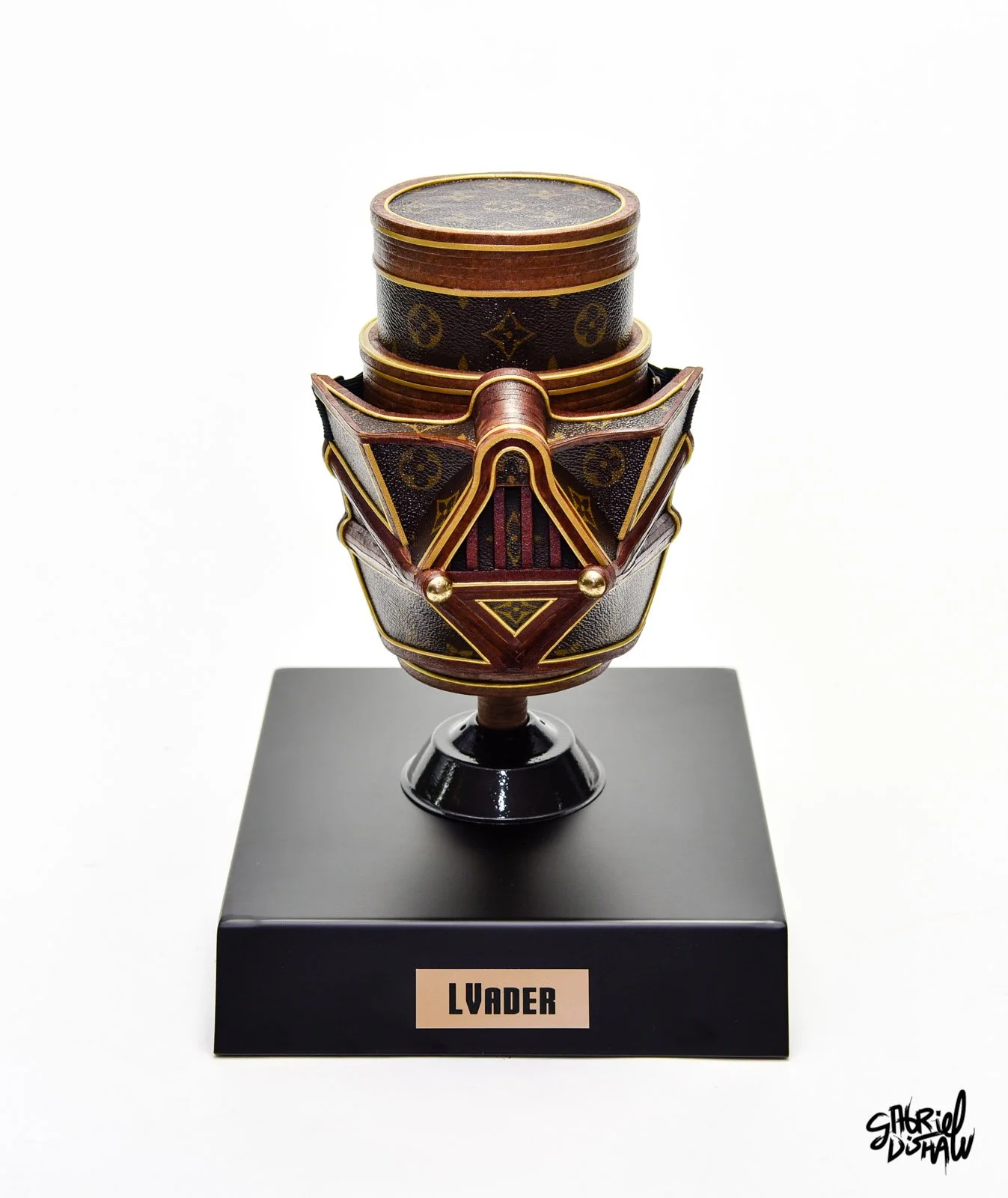 Gabriel-Dishaw-Dishaw-lvader-darth-vader-upcycled-luxury-mask-series-star-wars-05.jpg
